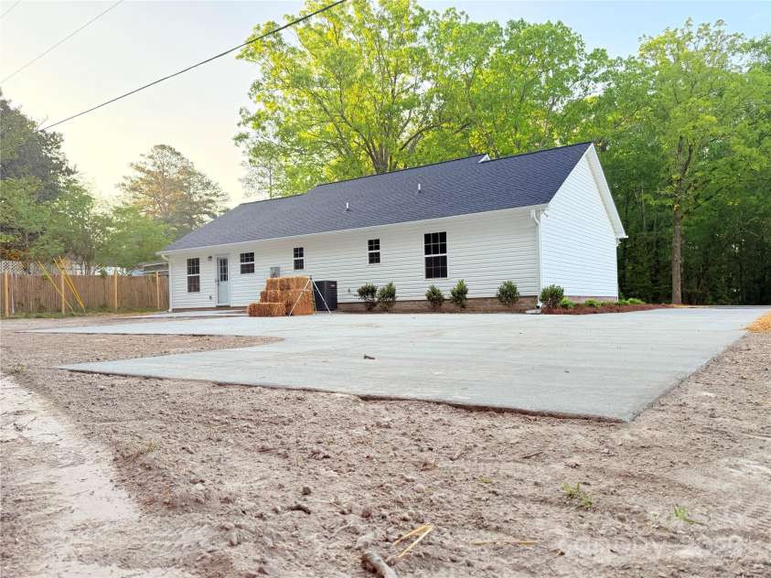 288 Tram Road, Lancaster, SC 29720.  MLS# CAR4248919, YatesRealty ID 9625. 
