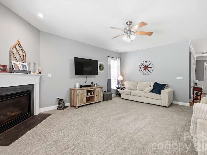 8500 Willow Branch Drive, Waxhaw, NC 28173.  MLS# CAR4402287, YatesRealty ID 9625. 
