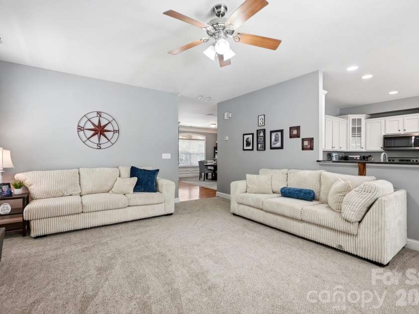 8500 Willow Branch Drive, Waxhaw, NC 28173.  MLS# CAR4402287, YatesRealty ID 9625. 