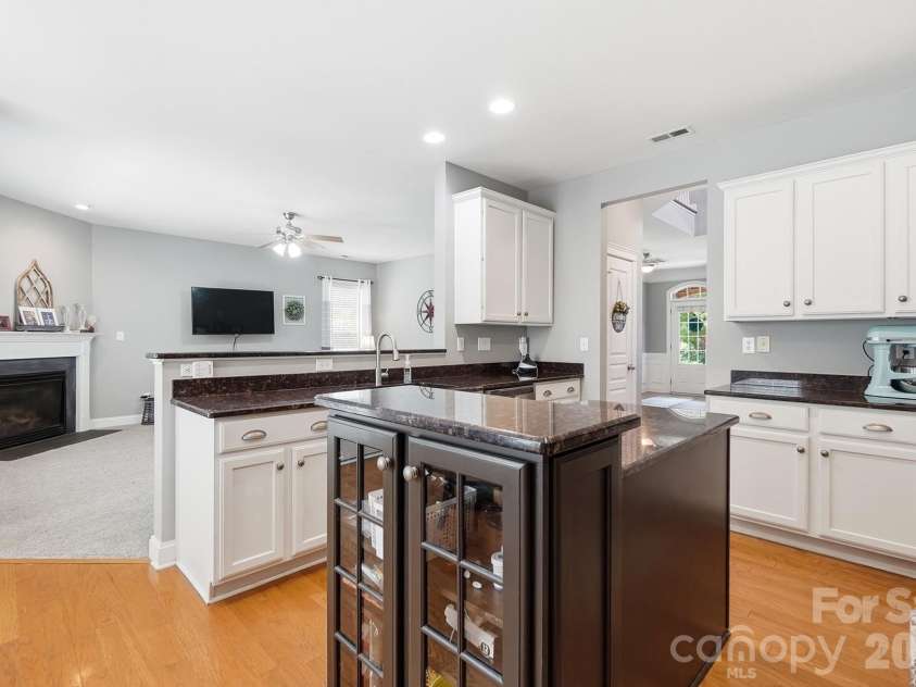 8500 Willow Branch Drive, Waxhaw, NC 28173.  MLS# CAR4402287, YatesRealty ID 9625. 