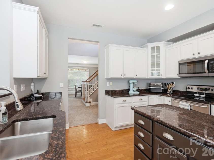 8500 Willow Branch Drive, Waxhaw, NC 28173.  MLS# CAR4402287, YatesRealty ID 9625. 