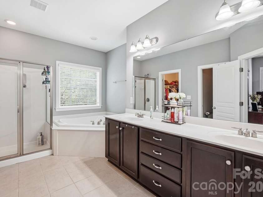 8500 Willow Branch Drive, Waxhaw, NC 28173.  MLS# CAR4402287, YatesRealty ID 9625. 