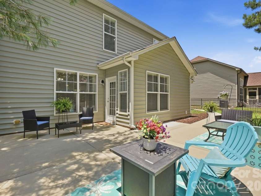 8500 Willow Branch Drive, Waxhaw, NC 28173.  MLS# CAR4402287, YatesRealty ID 9625. 