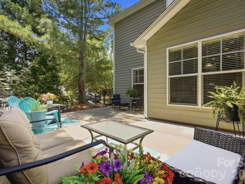 8500 Willow Branch Drive, Waxhaw, NC 28173.  MLS# CAR4402287, YatesRealty ID 9625. 
