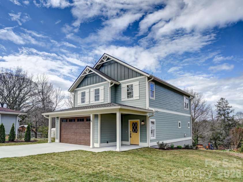 99 Arco Road, Asheville, NC 28805.  MLS# CAR4310303, YatesRealty ID 9626. 