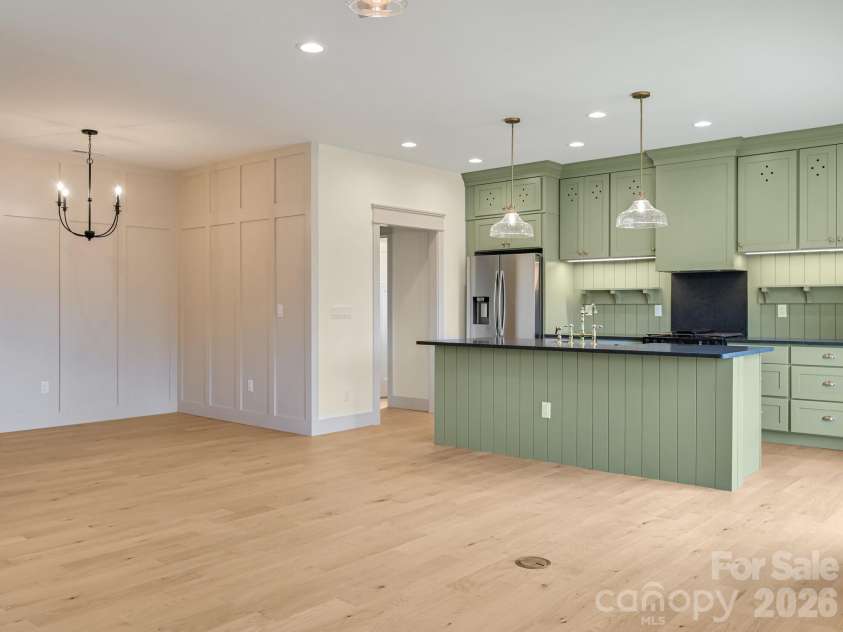 99 Arco Road, Asheville, NC 28805.  MLS# CAR4310303, YatesRealty ID 9626. 