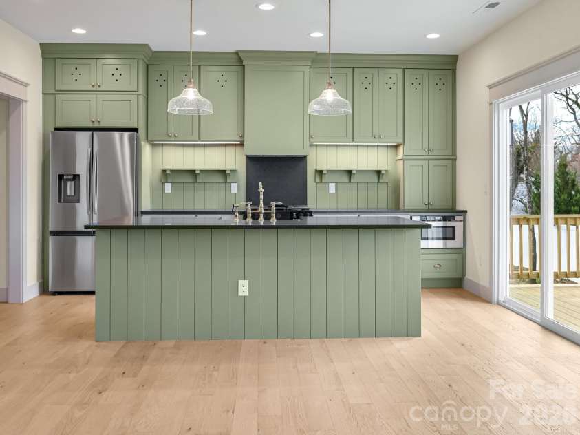 99 Arco Road, Asheville, NC 28805.  MLS# CAR4310303, YatesRealty ID 9626. 