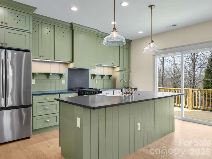 99 Arco Road, Asheville, NC 28805.  MLS# CAR4310303, YatesRealty ID 9626. 