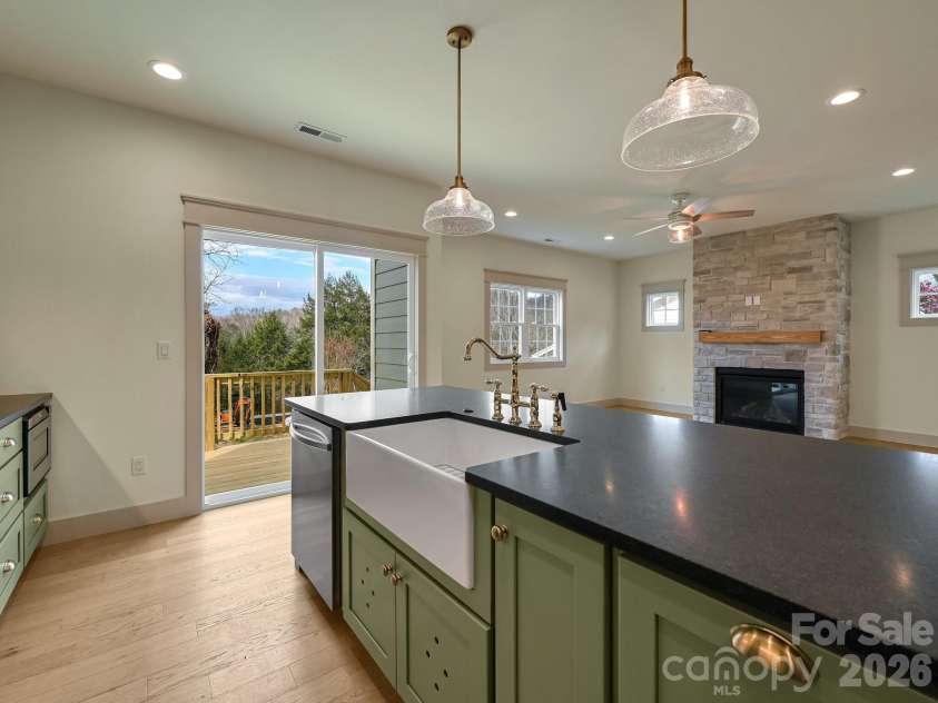 99 Arco Road, Asheville, NC 28805.  MLS# CAR4310303, YatesRealty ID 9626. 