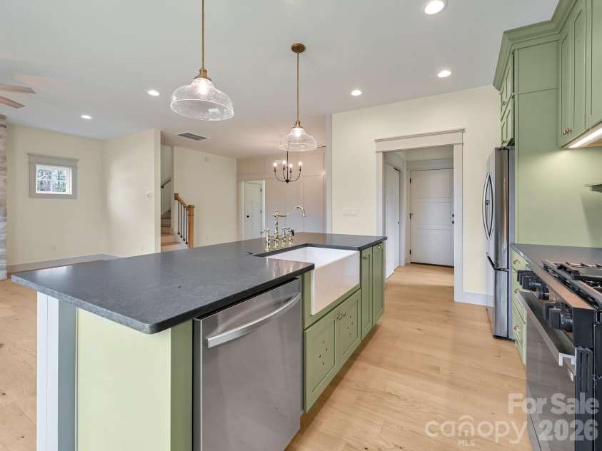 99 Arco Road, Asheville, NC 28805.  MLS# CAR4310303, YatesRealty ID 9626. 