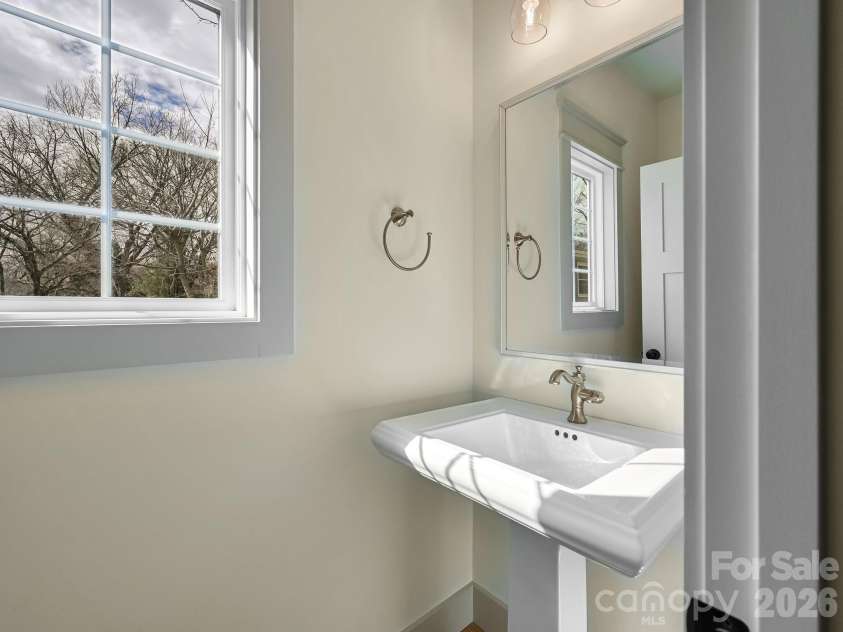 99 Arco Road, Asheville, NC 28805.  MLS# CAR4310303, YatesRealty ID 9626. 
