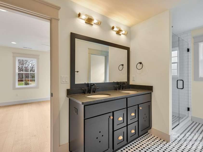 99 Arco Road, Asheville, NC 28805.  MLS# CAR4310303, YatesRealty ID 9626. 