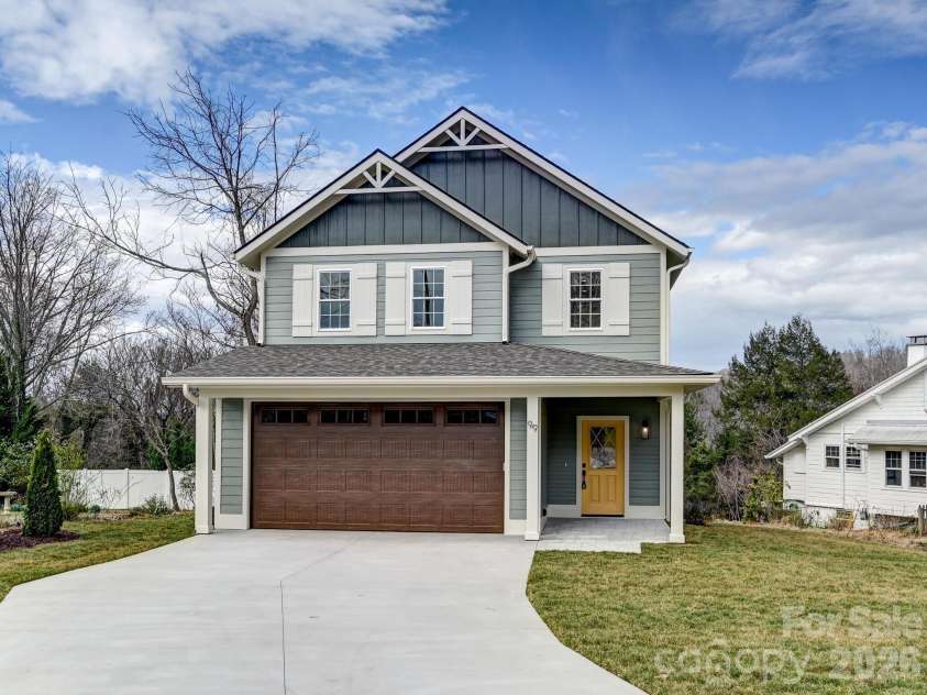 99 Arco Road, Asheville, NC 28805.  MLS# CAR4310303, YatesRealty ID 9626. 