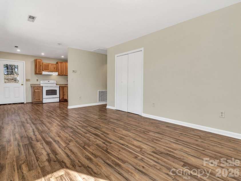 114 Elden Street, Hendersonville, NC 28791.  MLS# CAR4355283, YatesRealty ID 9627. 