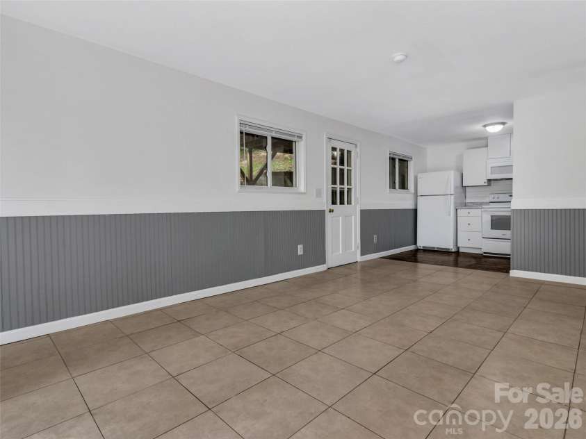 114 Elden Street, Hendersonville, NC 28791.  MLS# CAR4355283, YatesRealty ID 9627. 