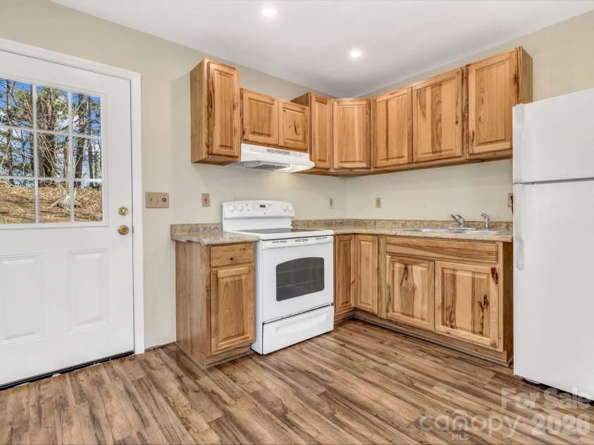 114 Elden Street, Hendersonville, NC 28791.  MLS# CAR4355283, YatesRealty ID 9627. Upper unit