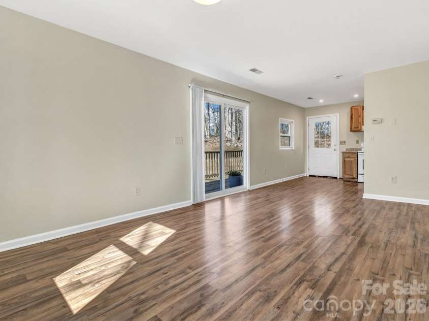 114 Elden Street, Hendersonville, NC 28791.  MLS# CAR4355283, YatesRealty ID 9627. Upper unit