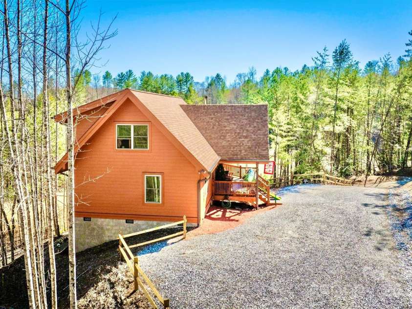 6033 Low Country Road, Lenoir, NC 28645.  MLS# CAR4233003, YatesRealty ID 9627. 