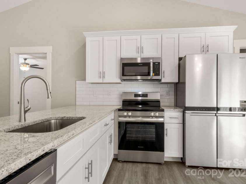 438 Forest Lake Road, Forest City, NC 28043.  MLS# CAR4252151, YatesRealty ID 9628. All SS Appliances