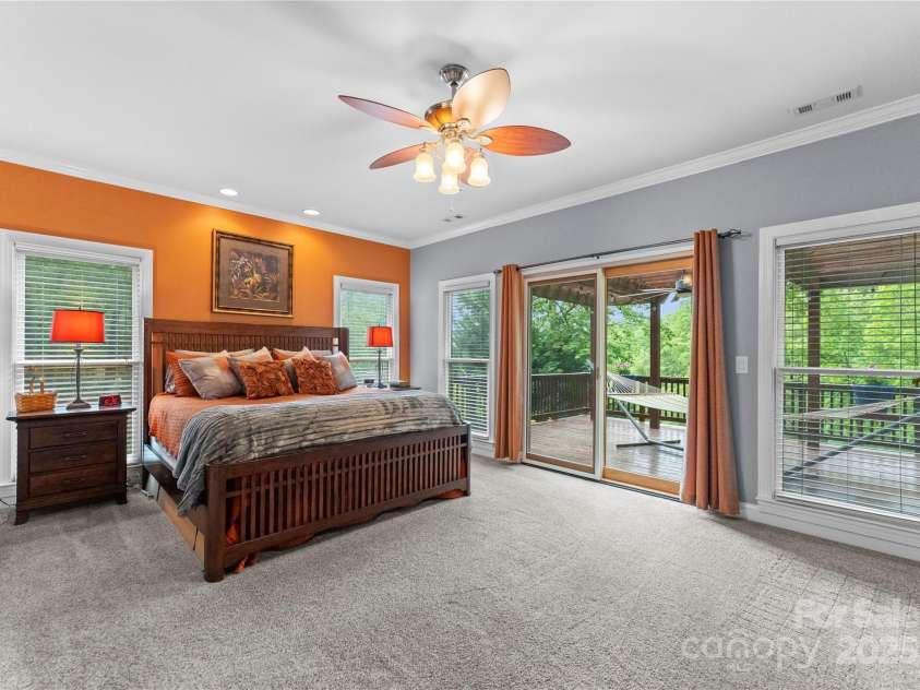 146 Paradise Peninsula Road, Mooresville, NC 28117.  MLS# CAR4252664, YatesRealty ID 9629. 