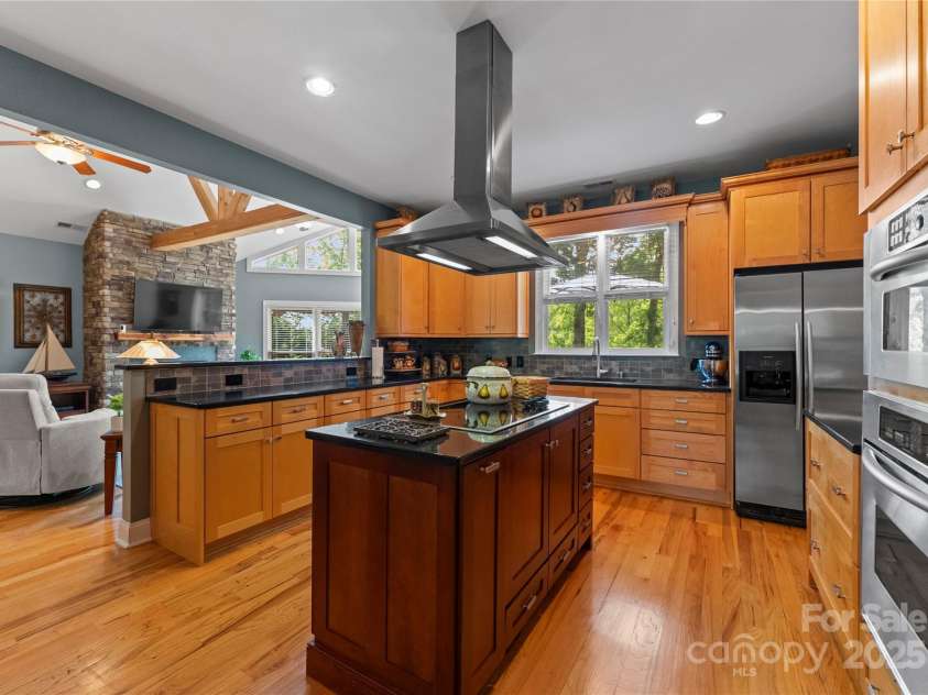 146 Paradise Peninsula Road, Mooresville, NC 28117.  MLS# CAR4252664, YatesRealty ID 9629. 