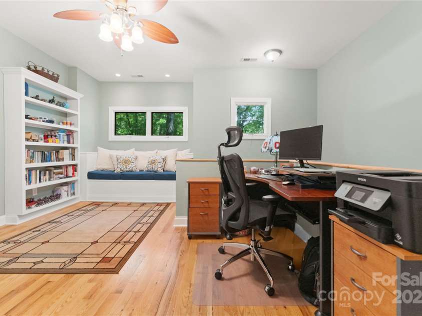 146 Paradise Peninsula Road, Mooresville, NC 28117.  MLS# CAR4252664, YatesRealty ID 9629. 