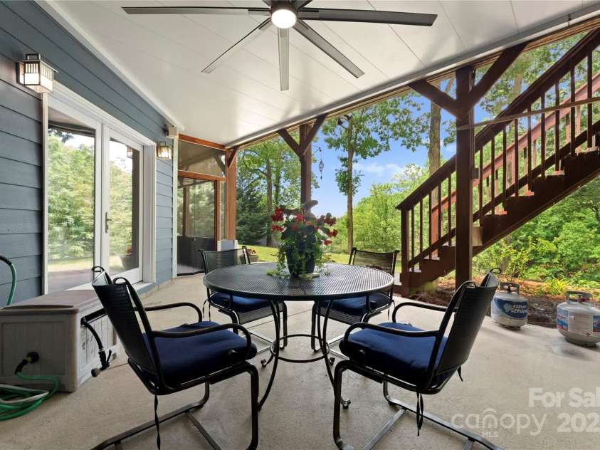 146 Paradise Peninsula Road, Mooresville, NC 28117.  MLS# CAR4252664, YatesRealty ID 9629. 