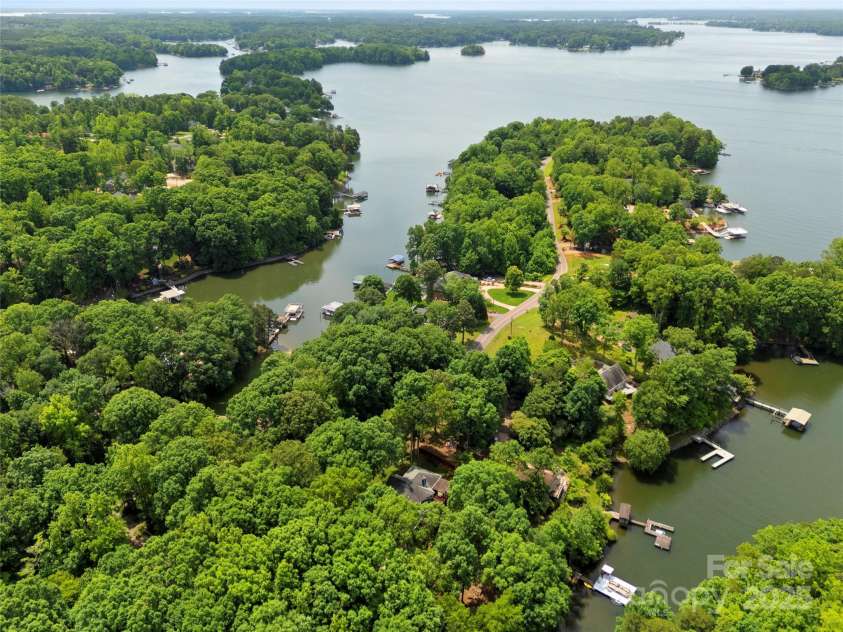 146 Paradise Peninsula Road, Mooresville, NC 28117.  MLS# CAR4252664, YatesRealty ID 9629. 