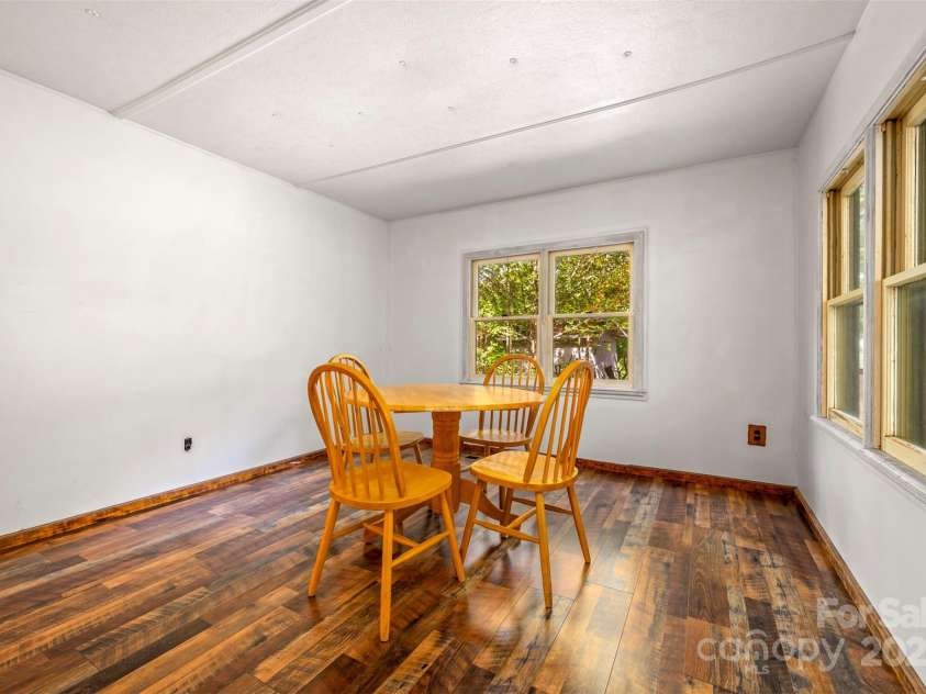 102 Windwood Hill Road, Hendersonville, NC 28739.  MLS# CAR4305919, YatesRealty ID 963. 