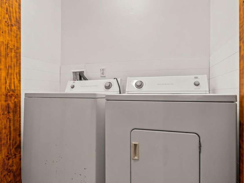 102 Windwood Hill Road, Hendersonville, NC 28739.  MLS# CAR4305919, YatesRealty ID 963. 