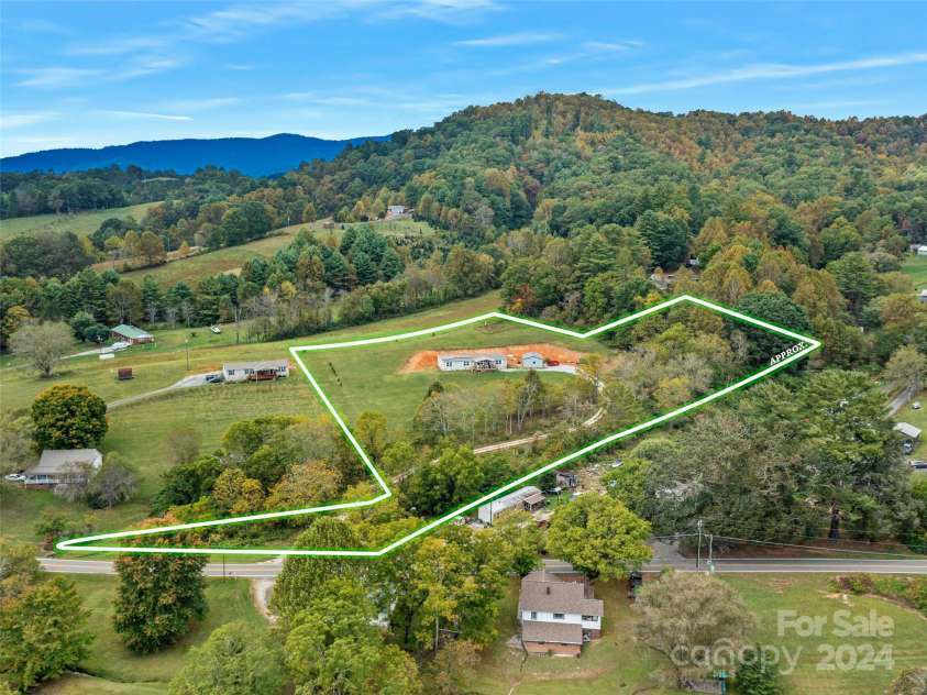 3734 Snow Creek Road, Bakersville, NC 28705.  MLS# CAR4187150, YatesRealty ID 963. 
