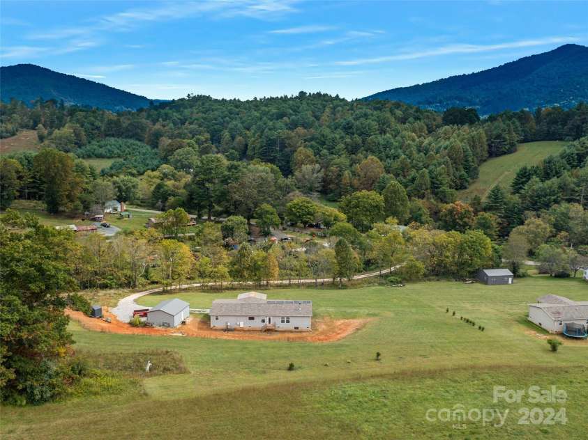 3734 Snow Creek Road, Bakersville, NC 28705.  MLS# CAR4187150, YatesRealty ID 963. 