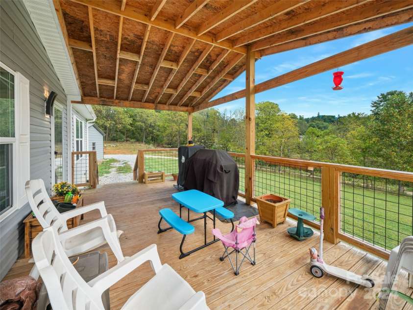 3734 Snow Creek Road, Bakersville, NC 28705.  MLS# CAR4187150, YatesRealty ID 963. 