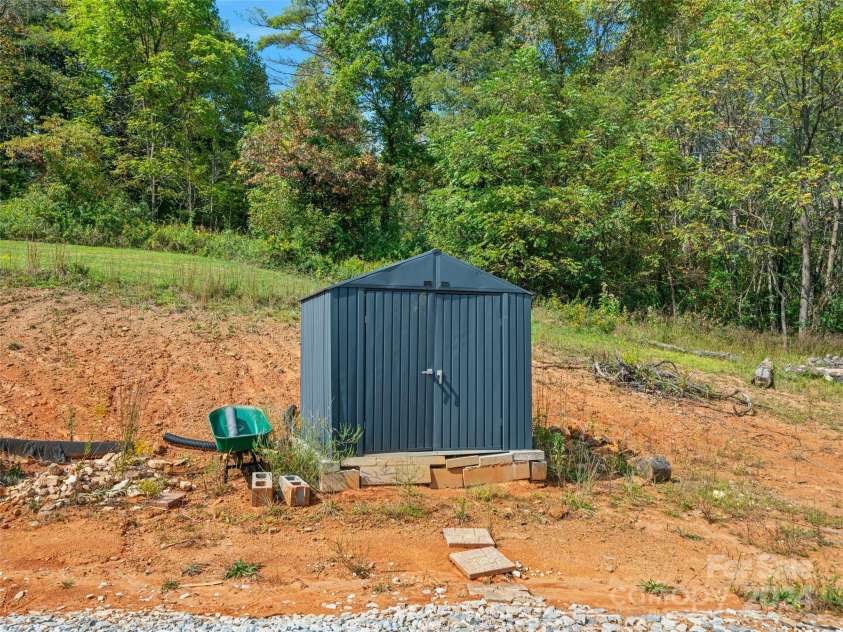 3734 Snow Creek Road, Bakersville, NC 28705.  MLS# CAR4187150, YatesRealty ID 963. 
