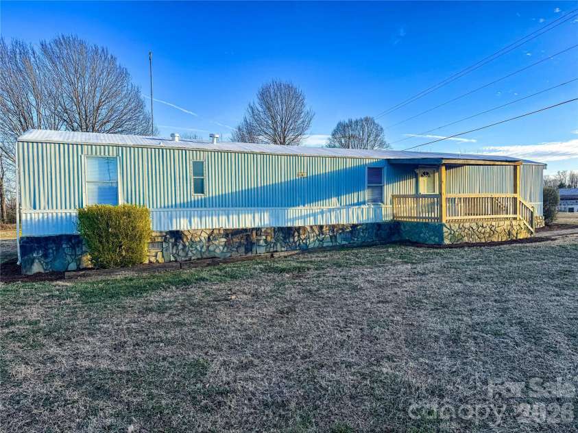 7555 Palm Tree Drive, Vale, NC 28168.  MLS# CAR4349409, YatesRealty ID 9630. 