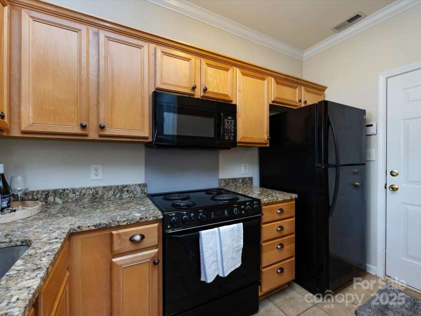 5304 Silabert Avenue, Charlotte, NC 28205.  MLS# CAR4248209, YatesRealty ID 9631. 