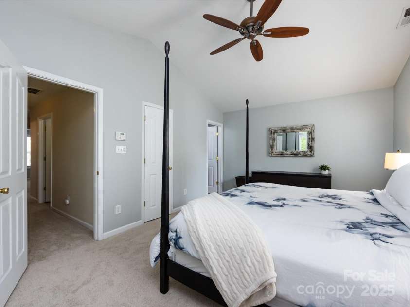 5304 Silabert Avenue, Charlotte, NC 28205.  MLS# CAR4248209, YatesRealty ID 9631. 