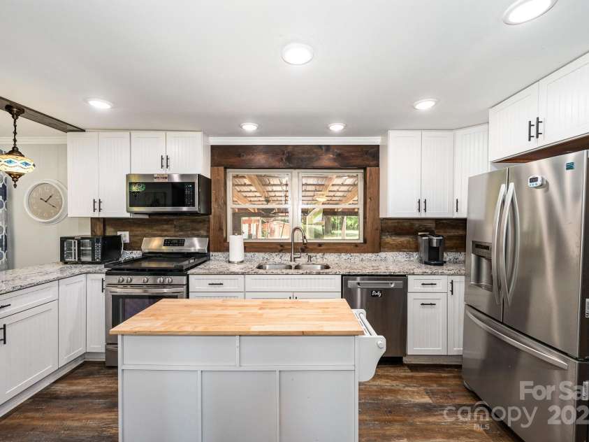 835 Holshouser Road, Rockwell, NC 28138.  MLS# CAR4272934, YatesRealty ID 9631. Main house kitchen