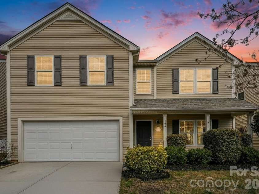 1061 Regal Manor Lane, Fort Mill, SC 29715.  MLS# CAR4352817, YatesRealty ID 9632. 