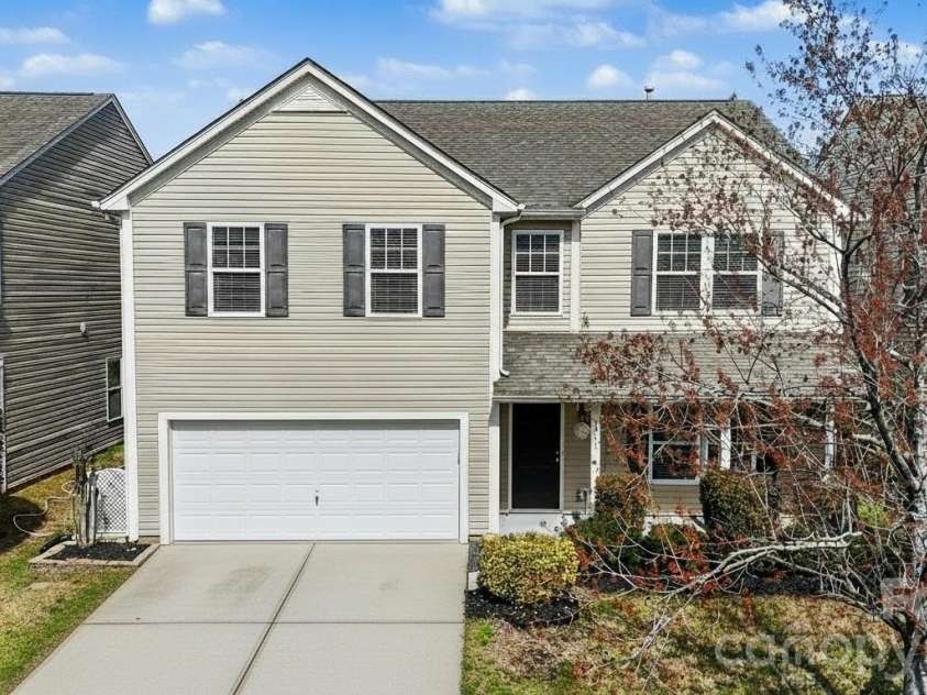 1061 Regal Manor Lane, Fort Mill, SC 29715.  MLS# CAR4352817, YatesRealty ID 9632. 