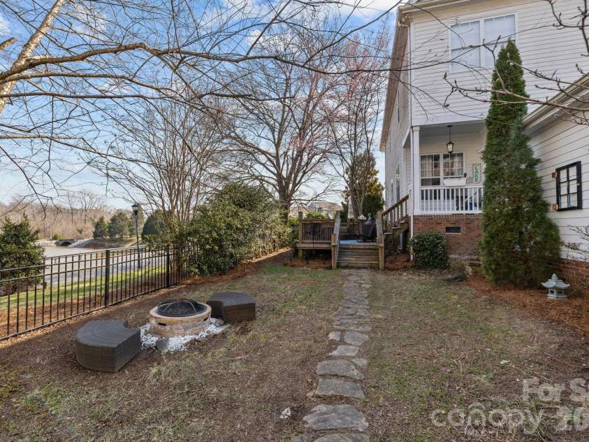 160 Wesleyan Drive, McAdenville, NC 28101.  MLS# CAR4343739, YatesRealty ID 9633. Spacious Side Yard