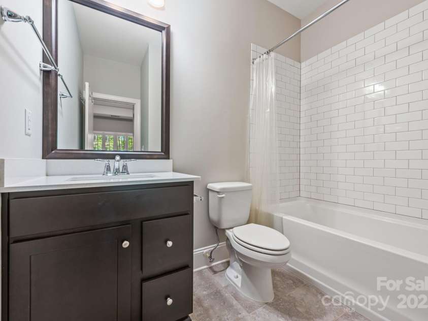212 Seven Oaks Landing, Belmont, NC 28012.  MLS# CAR4253528, YatesRealty ID 9634. Ensuite bath upstairs