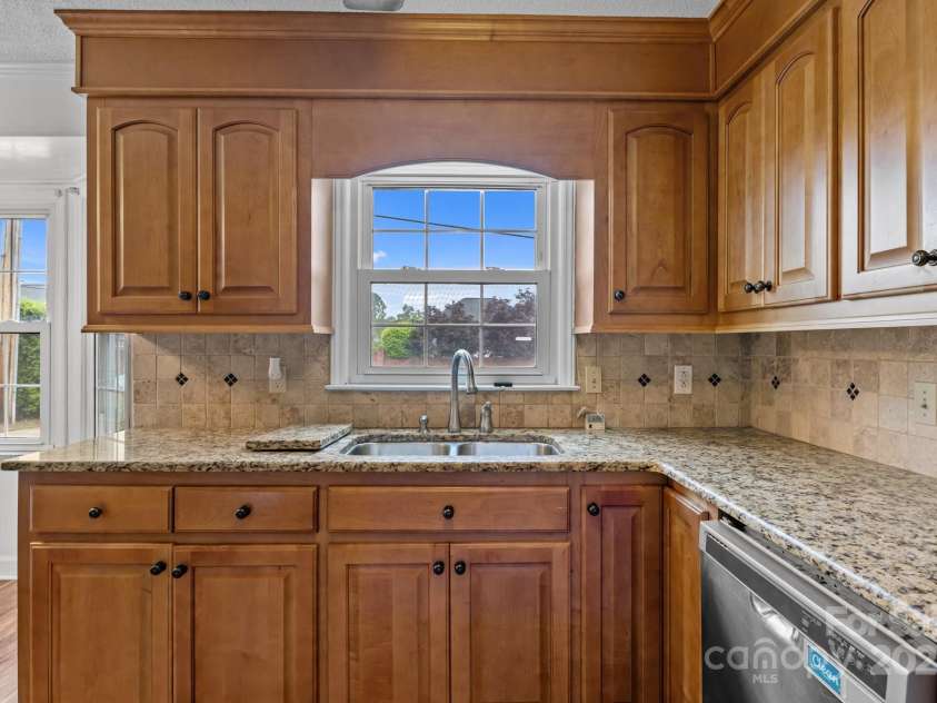 101 Wynnchester Road, Gastonia, NC 28056.  MLS# CAR4251381, YatesRealty ID 9635. 