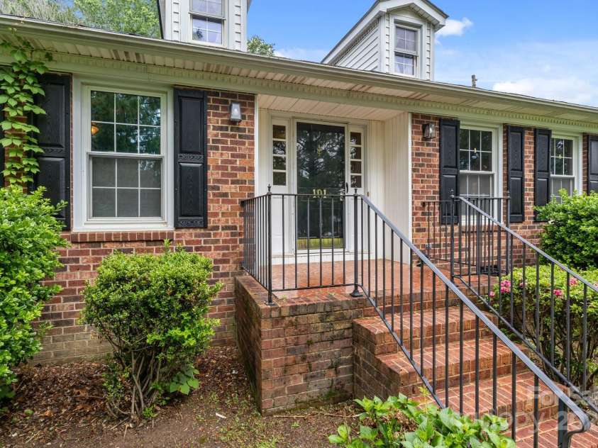 101 Wynnchester Road, Gastonia, NC 28056.  MLS# CAR4251381, YatesRealty ID 9635. 