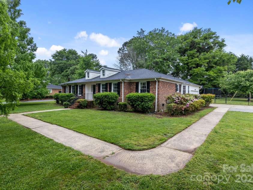 101 Wynnchester Road, Gastonia, NC 28056.  MLS# CAR4251381, YatesRealty ID 9635. 