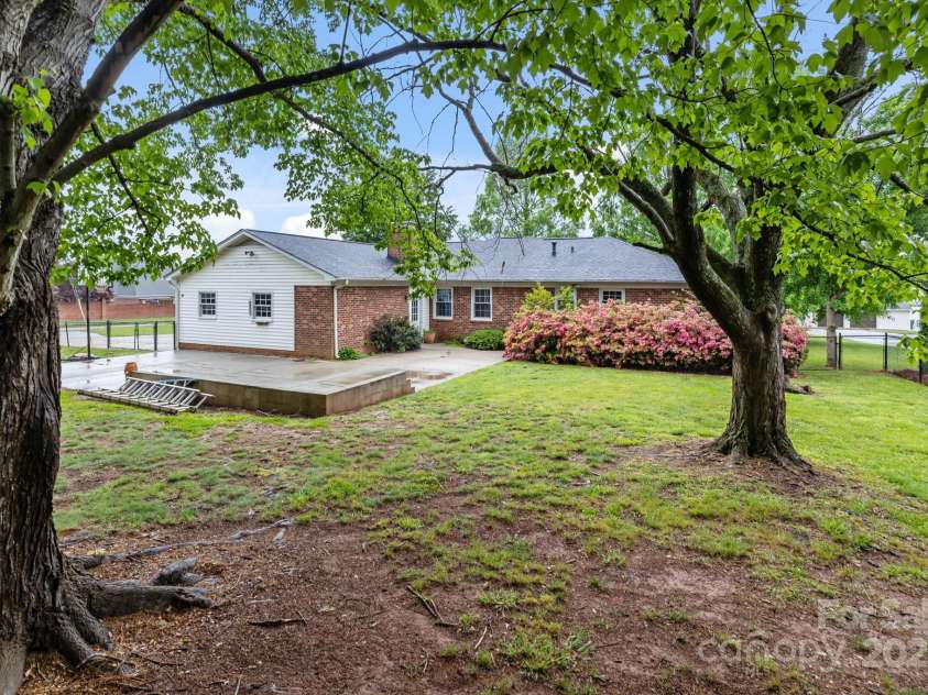 101 Wynnchester Road, Gastonia, NC 28056.  MLS# CAR4251381, YatesRealty ID 9635. 
