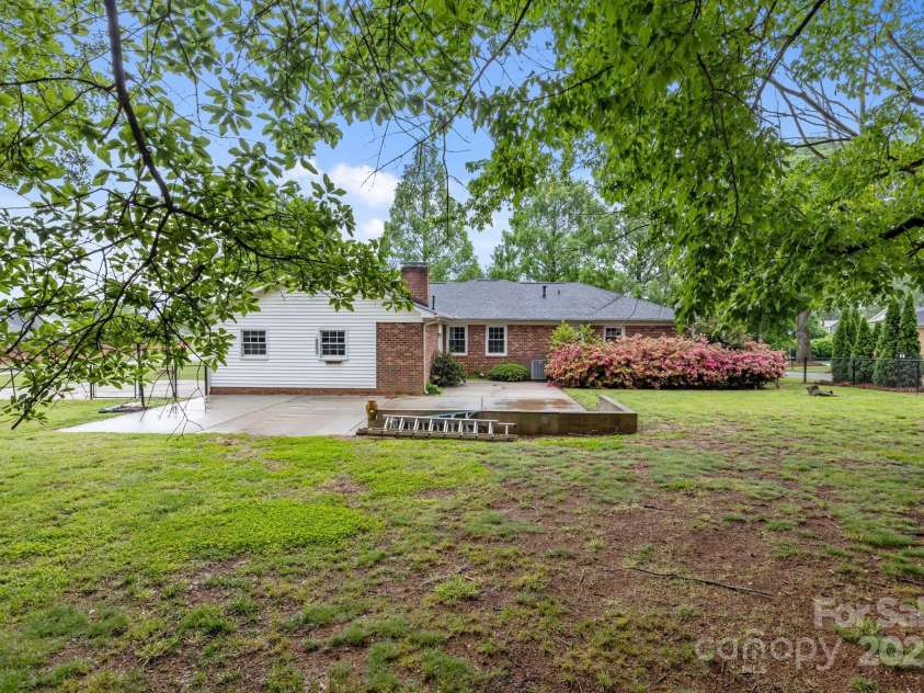 101 Wynnchester Road, Gastonia, NC 28056.  MLS# CAR4251381, YatesRealty ID 9635. 
