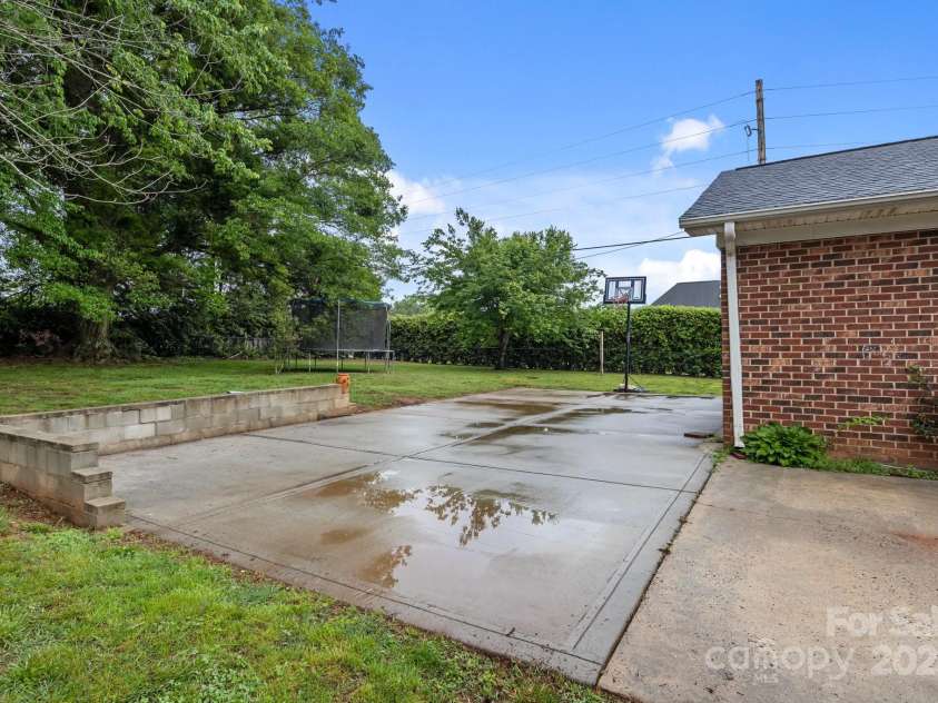 101 Wynnchester Road, Gastonia, NC 28056.  MLS# CAR4251381, YatesRealty ID 9635. 