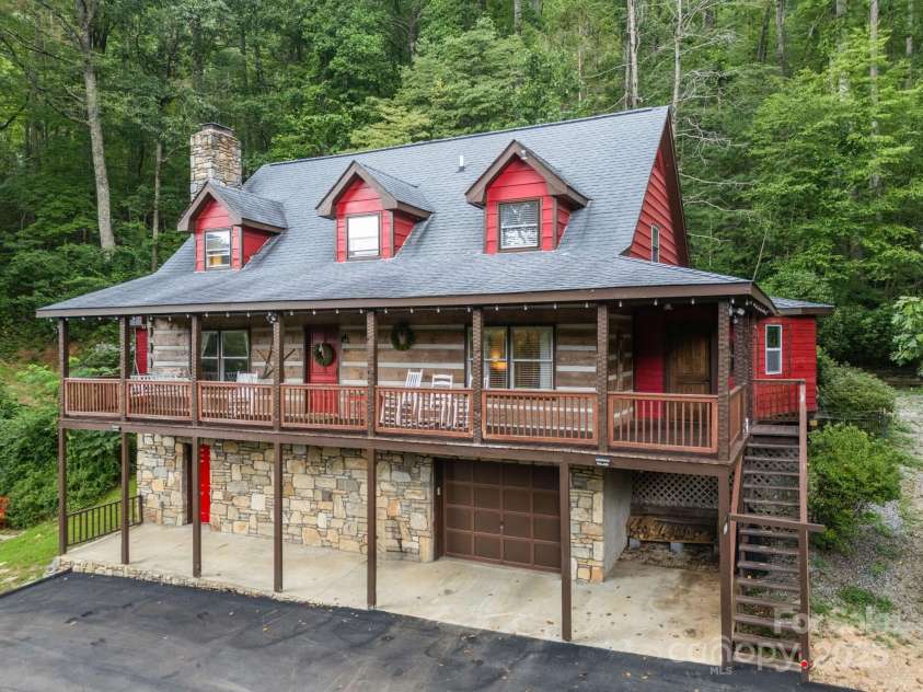 1145 Bearwallow Mountain Road, Hendersonville, NC 28792.  MLS# CAR4287920, YatesRealty ID 9636. 