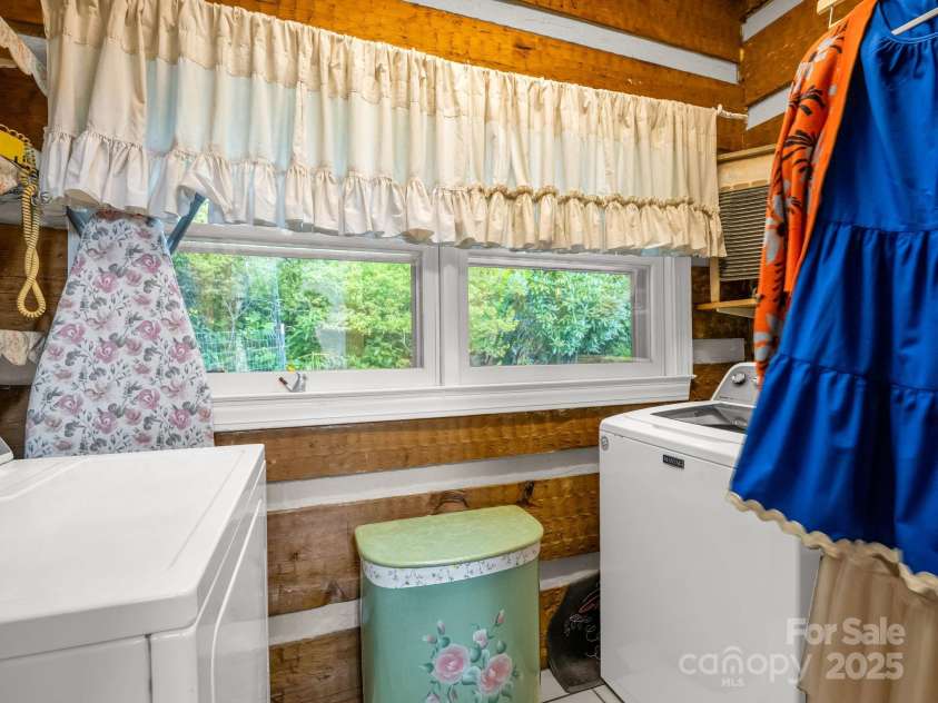 1145 Bearwallow Mountain Road, Hendersonville, NC 28792.  MLS# CAR4287920, YatesRealty ID 9636. 